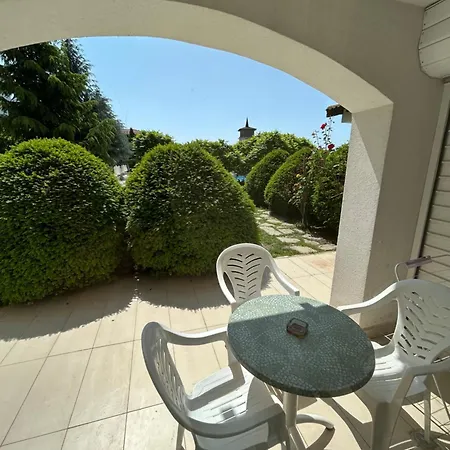 Harmony Hills Tomovi C12 * 로가체보